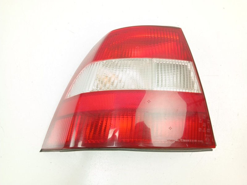 Recambio de piloto trasero izquierdo para opel vectra b (j96) 1.6 i 16v (f19) referencia OEM IAM 90568047  
