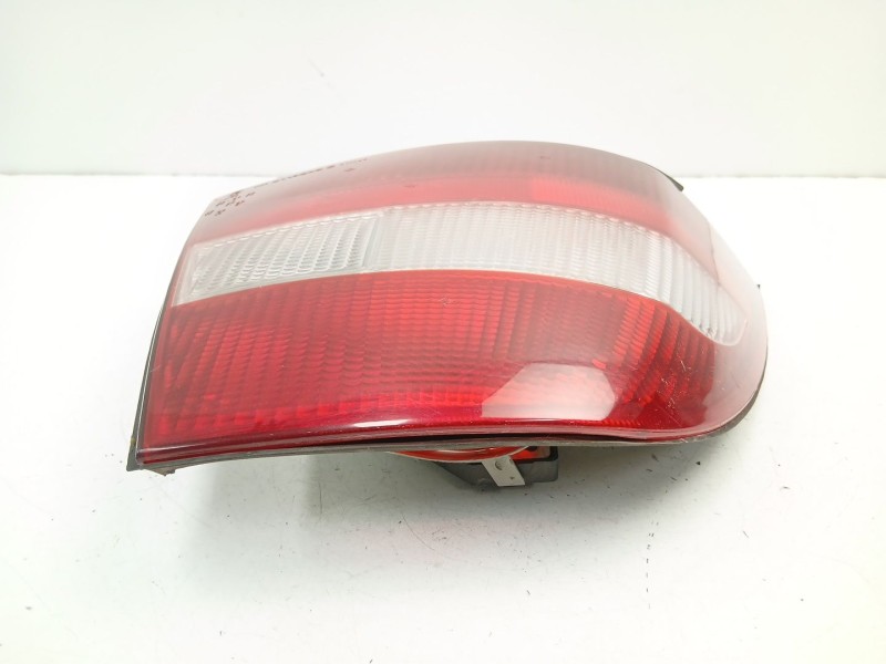 Recambio de piloto trasero izquierdo para opel vectra b (j96) 1.6 i 16v (f19) referencia OEM IAM 90568047  