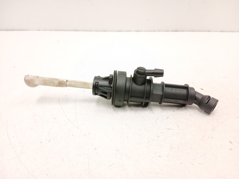 Recambio de bomba embrague para fiat freemont (345_) 2.0 jtd referencia OEM IAM 05106031AC  K05106031AC