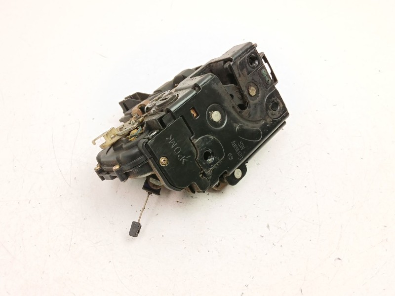 Recambio de cerradura puerta trasera izquierda para volkswagen golf iv (1j1) 1.9 tdi referencia OEM IAM 3B4839015A  