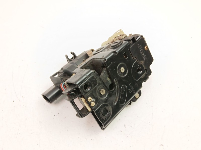 Recambio de cerradura puerta trasera derecha para volkswagen golf iv (1j1) 1.9 tdi referencia OEM IAM 3B4839016A  