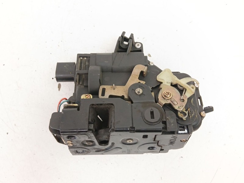 Recambio de cerradura puerta trasera derecha para volkswagen golf iv (1j1) 1.9 tdi referencia OEM IAM 3B4839016A  