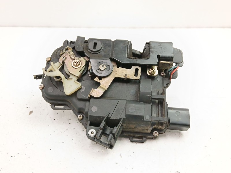 Recambio de cerradura puerta trasera derecha para volkswagen golf iv (1j1) 1.9 tdi referencia OEM IAM 3B4839016A  