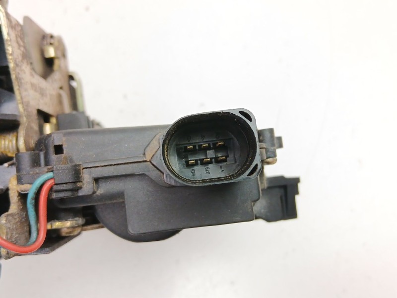 Recambio de cerradura puerta trasera derecha para volkswagen golf iv (1j1) 1.9 tdi referencia OEM IAM 3B4839016A  