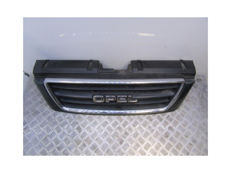 Recambio de rejilla : opel monterey : 3.0 td (159,07cv) [1999] para opel monterey 3.0 td referencia OEM IAM   