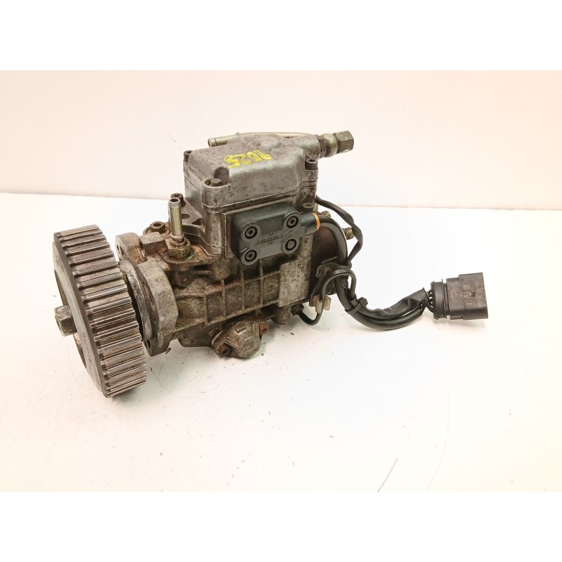Recambio de bomba inyectora diesel para volkswagen golf iv (1j1) 1.9 tdi referencia OEM IAM 038130107D 0460404977 