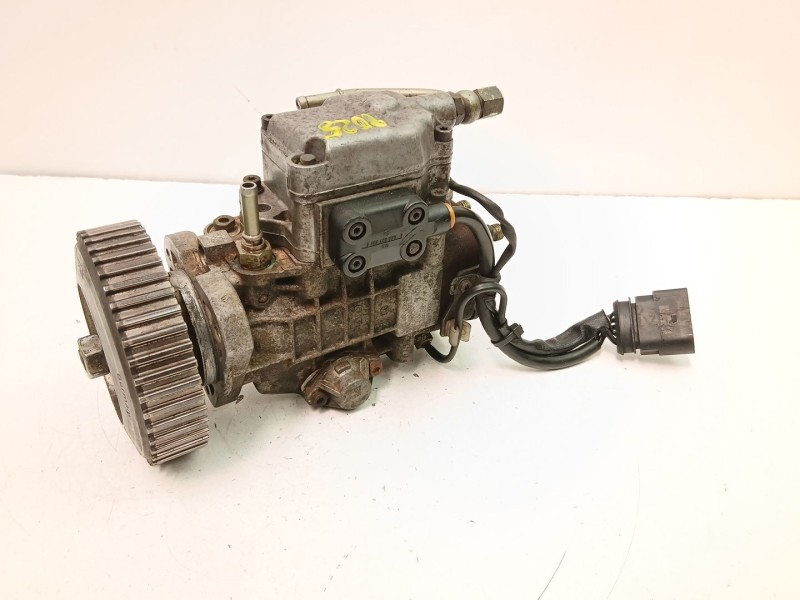 Recambio de bomba inyectora diesel para volkswagen golf iv (1j1) 1.9 tdi referencia OEM IAM 038130107D 0460404977 