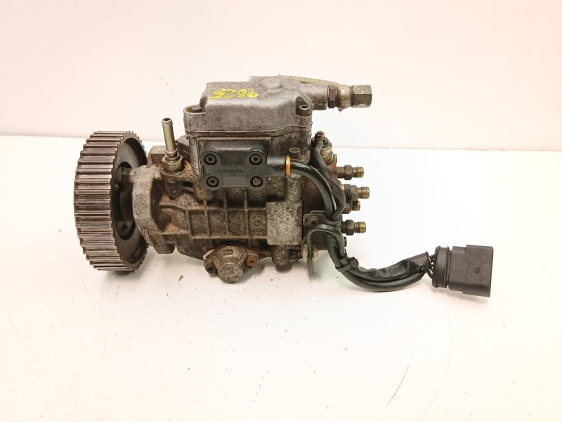 Recambio de bomba inyectora diesel para volkswagen golf iv (1j1) 1.9 tdi referencia OEM IAM 038130107D 0460404977 