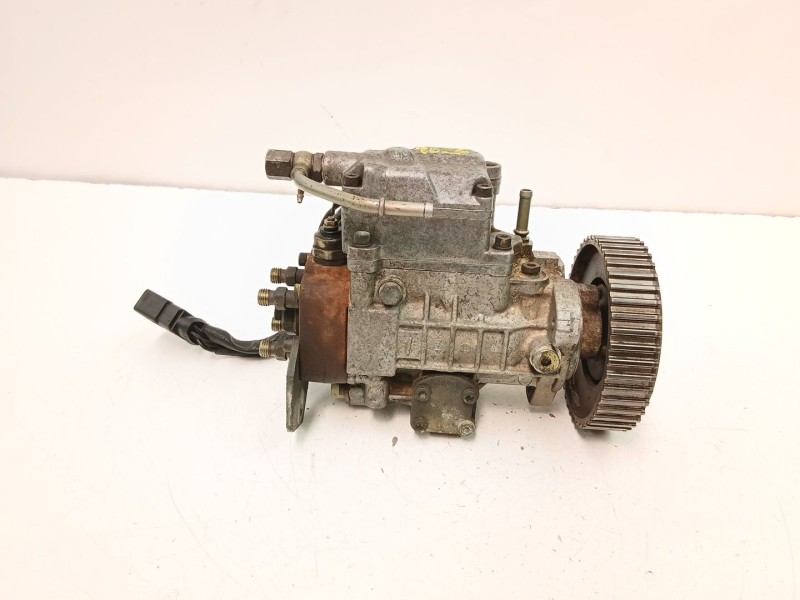 Recambio de bomba inyectora diesel para volkswagen golf iv (1j1) 1.9 tdi referencia OEM IAM 038130107D 0460404977 