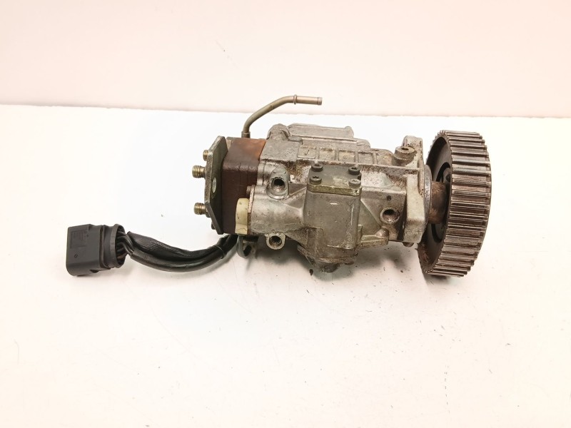 Recambio de bomba inyectora diesel para volkswagen golf iv (1j1) 1.9 tdi referencia OEM IAM 038130107D 0460404977 