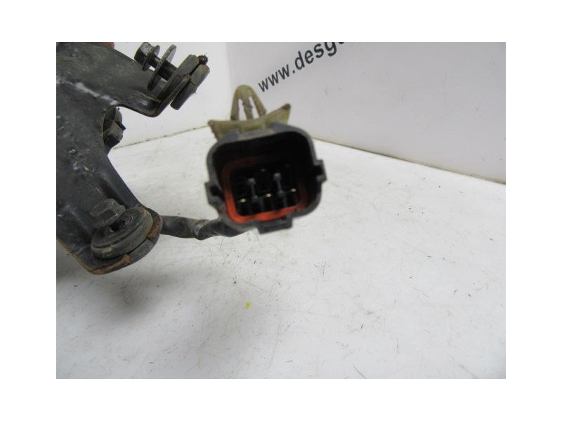 Recambio de motor limpia delantero : kia carens : 1.8 g /tb (110,13cv) [2001] para kia carens 1.8 g /tb referencia OEM IAM   