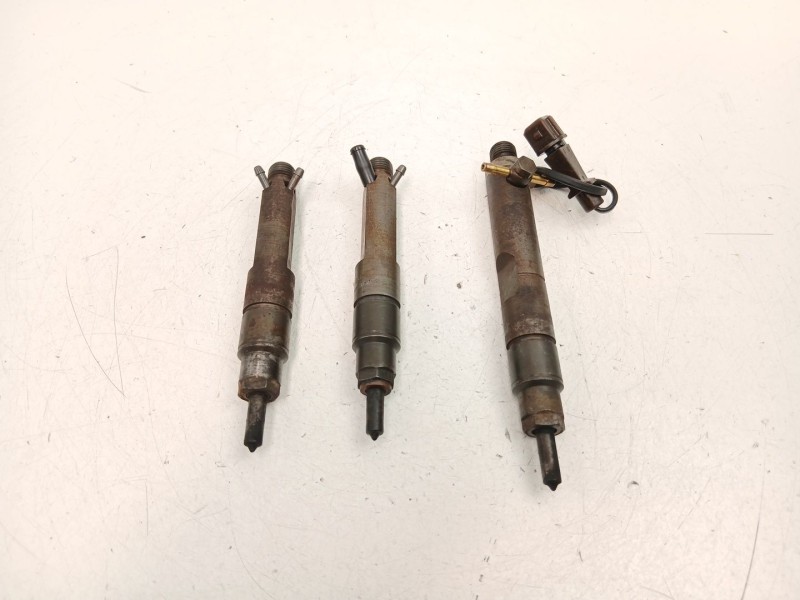 Recambio de inyectores juego para volkswagen golf iv (1j1) 1.9 tdi referencia OEM IAM 028130201T  028130201S