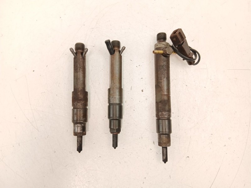 Recambio de inyectores juego para volkswagen golf iv (1j1) 1.9 tdi referencia OEM IAM 028130201T  028130201S