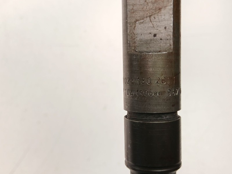 Recambio de inyectores juego para volkswagen golf iv (1j1) 1.9 tdi referencia OEM IAM 028130201T  028130201S