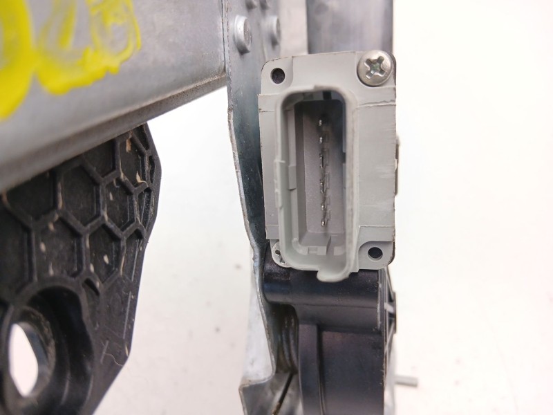Recambio de elevalunas delantero izquierdo para dacia sandero ii (b8_) 1.5 blue dci 95 (b8jl) referencia OEM IAM 807211440R  