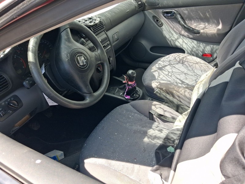 seat toledo ii (1m2) del año 2001