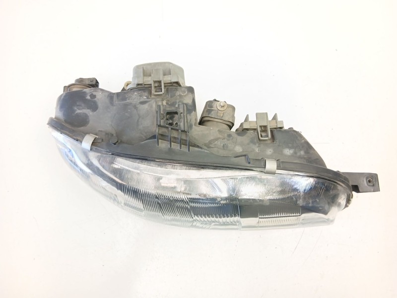 Recambio de faro derecho para fiat bravo i (182_) 1.9 jtd referencia OEM IAM 46523122  
