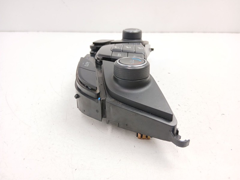 Recambio de mandos calefaccion aire para opel insignia a sedán (g09) 2.0 cdti (69) referencia OEM IAM 26202384  