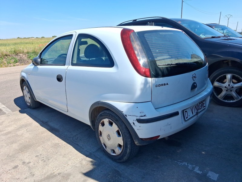 opel corsa c (x01) del año 2003