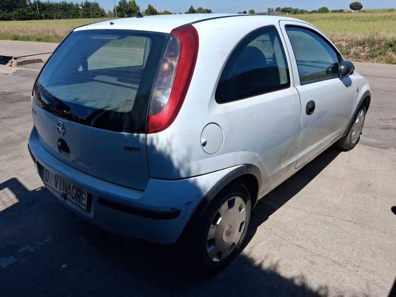 opel corsa c (x01) del año 2003