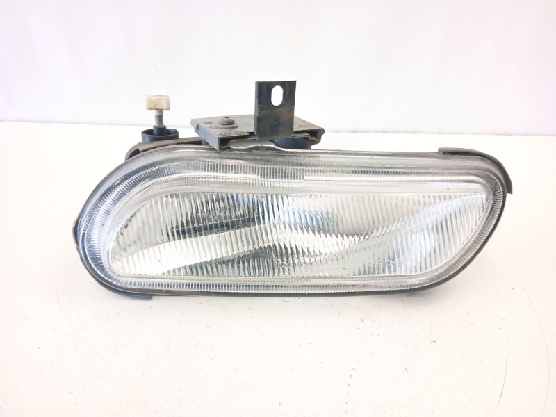 Recambio de antiniebla izquierdo para peugeot 406 (8b) 2.0 16v referencia OEM IAM 6204N3  