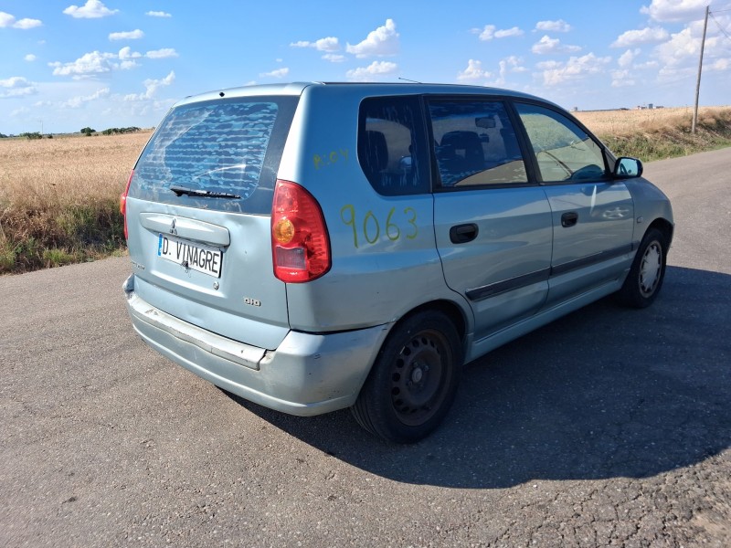 mitsubishi space star monospace (dg_a) del año 2001