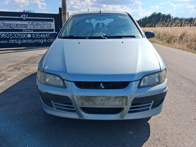 mitsubishi space star monospace (dg_a) del año 2001