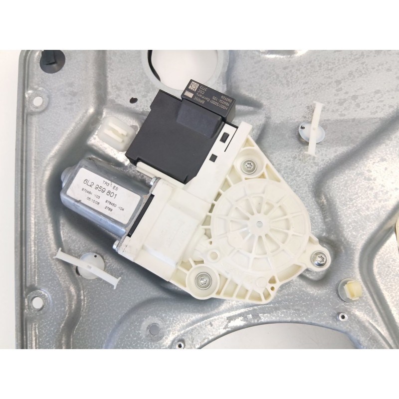 Recambio de elevalunas delantero derecho para seat ibiza iii (6l1) 1.4 16v referencia OEM IAM 6L3837752CR 6L3837756S 6L2959801