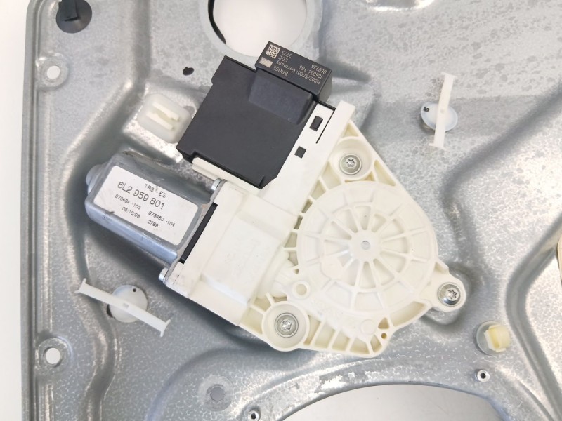 Recambio de elevalunas delantero derecho para seat ibiza iii (6l1) 1.4 16v referencia OEM IAM 6L3837752CR 6L3837756S 6L2959801