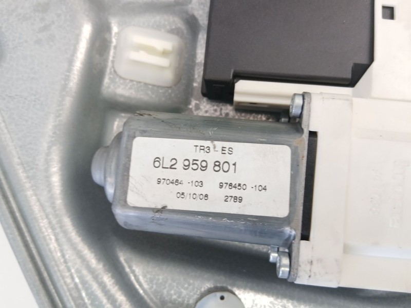 Recambio de elevalunas delantero derecho para seat ibiza iii (6l1) 1.4 16v referencia OEM IAM 6L3837752CR 6L3837756S 6L2959801