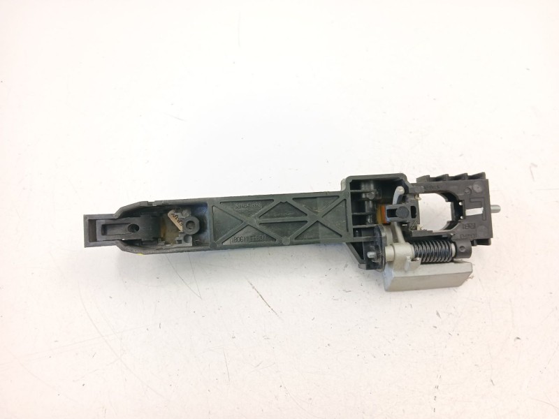 Recambio de manilla delantera izquierda para nissan navara np300 (d40) 2.5 dci 4wd referencia OEM IAM 80611EB300  