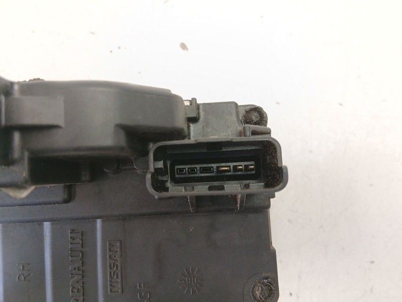 Recambio de cerradura puerta trasera derecha para nissan navara np300 (d40) 2.5 dci 4wd referencia OEM IAM 82500EB305  