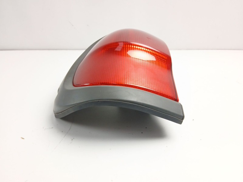 Recambio de piloto trasero izquierdo para nissan terrano ii (r20) 2.7 tdi 4wd referencia OEM IAM 268550X000  