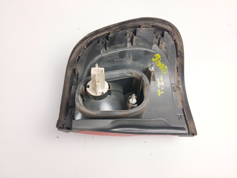 Recambio de piloto trasero izquierdo para nissan terrano ii (r20) 2.7 tdi 4wd referencia OEM IAM 268550X000  