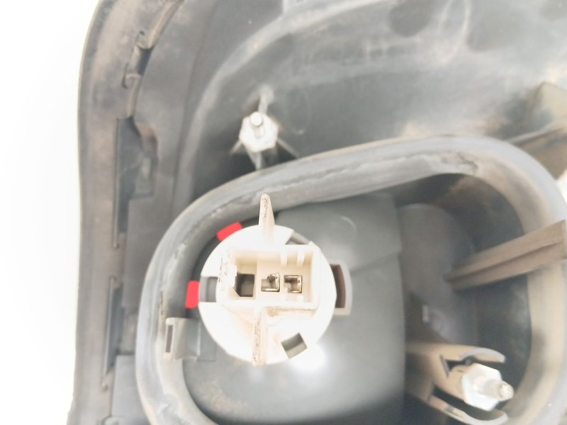 Recambio de piloto trasero izquierdo para nissan terrano ii (r20) 2.7 tdi 4wd referencia OEM IAM 268550X000  