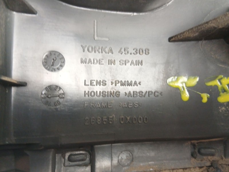 Recambio de piloto trasero izquierdo para nissan terrano ii (r20) 2.7 tdi 4wd referencia OEM IAM 268550X000  