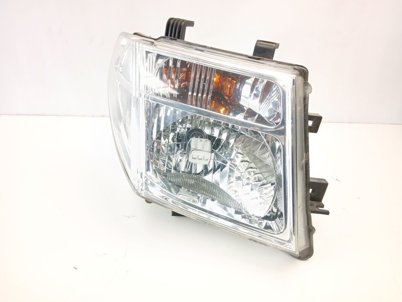 Recambio de faro derecho para nissan navara np300 (d40) 2.5 dci 4wd referencia OEM IAM 26010EB30A  