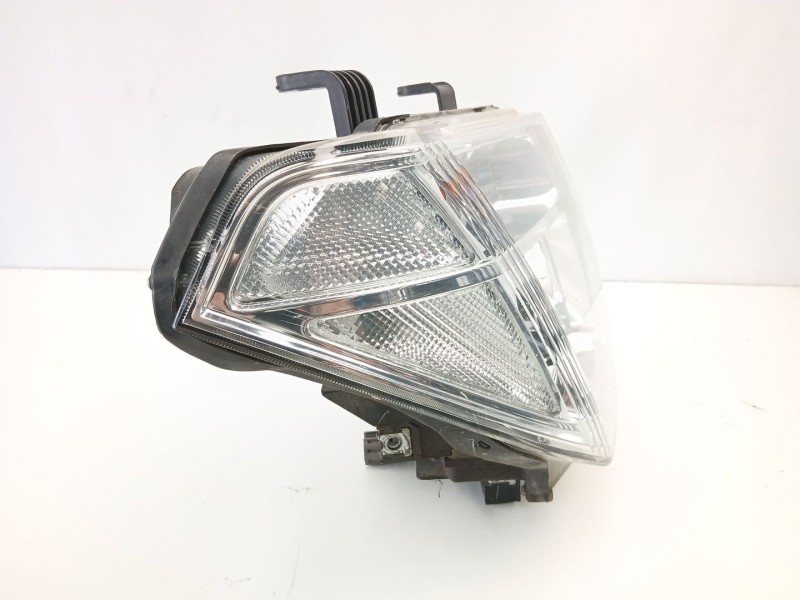 Recambio de faro derecho para nissan navara np300 (d40) 2.5 dci 4wd referencia OEM IAM 26010EB30A  