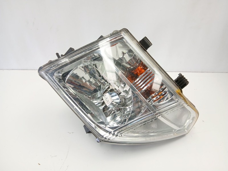 Recambio de faro izquierdo para nissan navara np300 (d40) 2.5 dci 4wd referencia OEM IAM 26060EB30A  