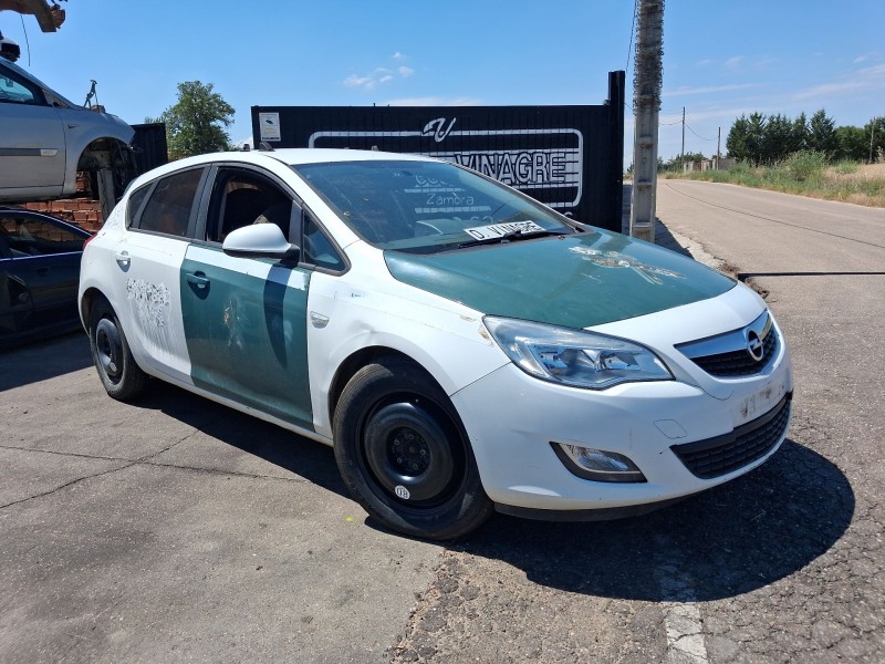 opel astra j (p10) del año 2009