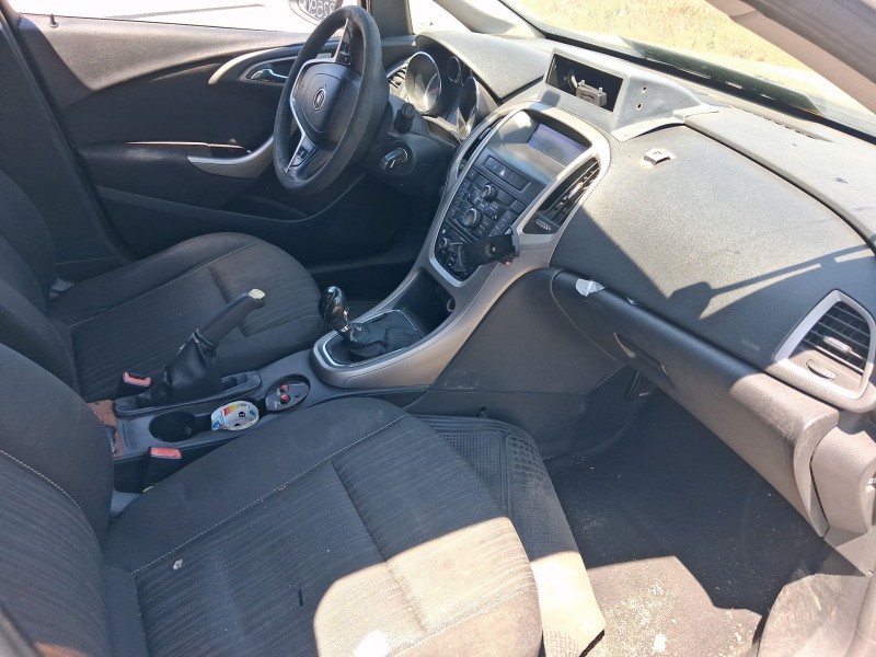 opel astra j (p10) del año 2009