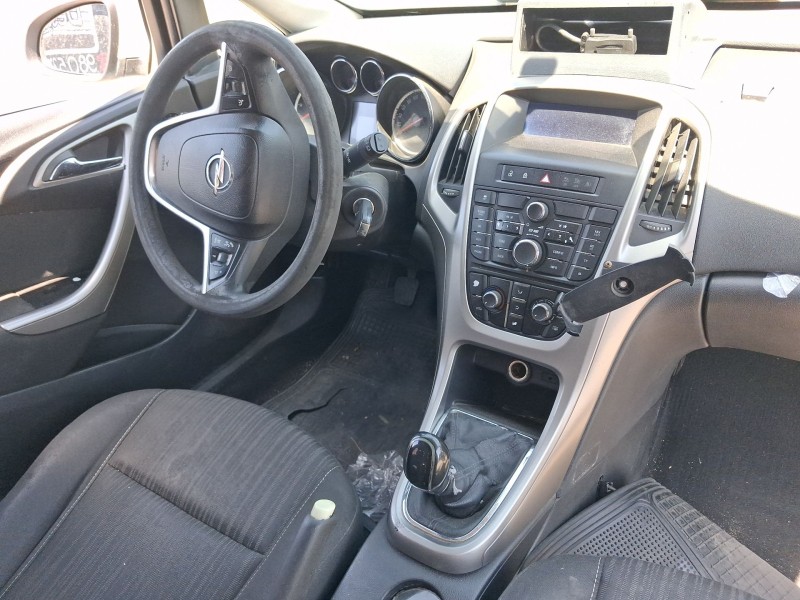 opel astra j (p10) del año 2009