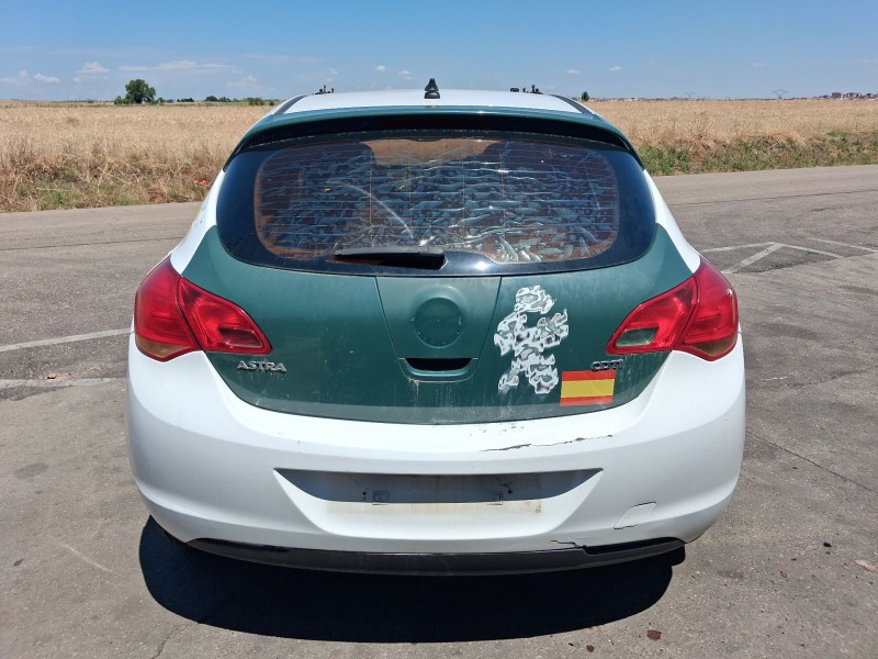 opel astra j (p10) del año 2009
