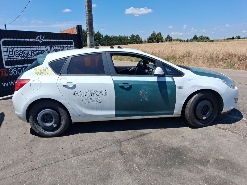 opel astra j (p10) del año 2009