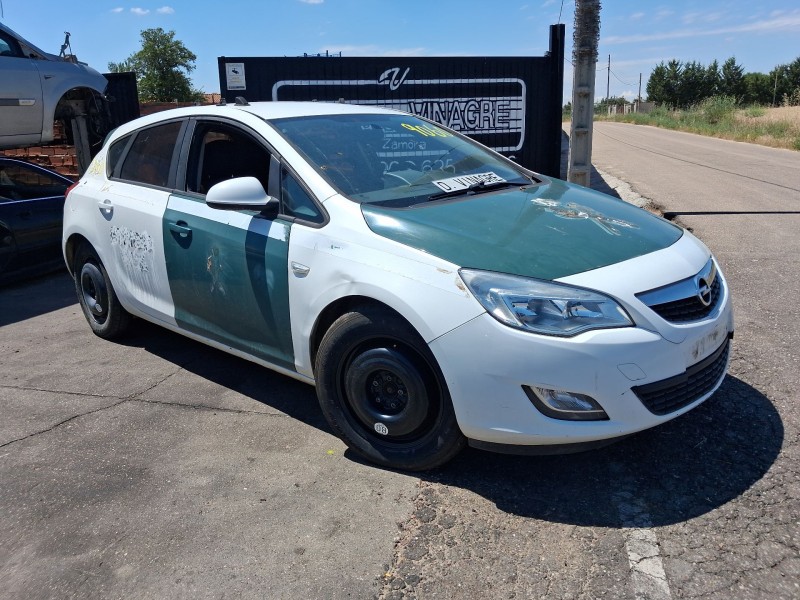 opel astra j (p10) del año 2009