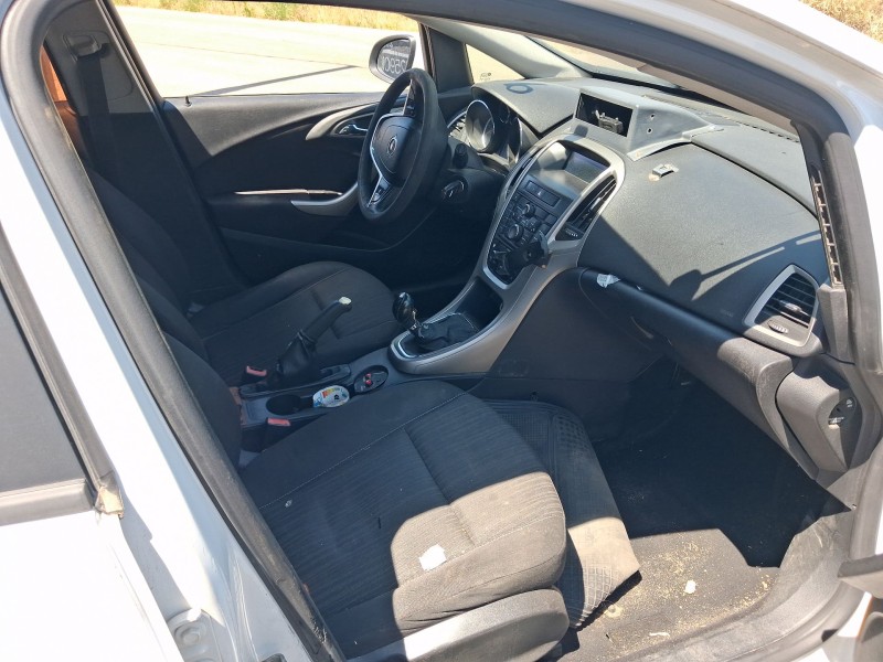 opel astra j (p10) del año 2009