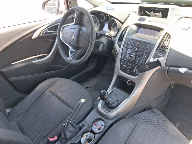 opel astra j (p10) del año 2009