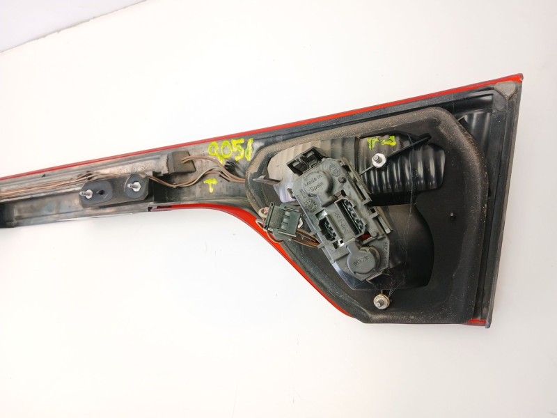 Recambio de piloto trasero central para seat toledo ii (1m2) 1.9 tdi referencia OEM IAM 1M5945107B  1M5945225D