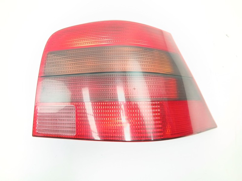 Recambio de piloto trasero derecho para volkswagen golf iv (1j1) 1.9 tdi referencia OEM IAM 1J6945112S  