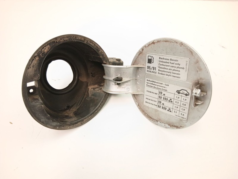Recambio de tapa exterior combustible para volkswagen golf iv (1j1) 1.4 16v referencia OEM IAM 1J6809857E  